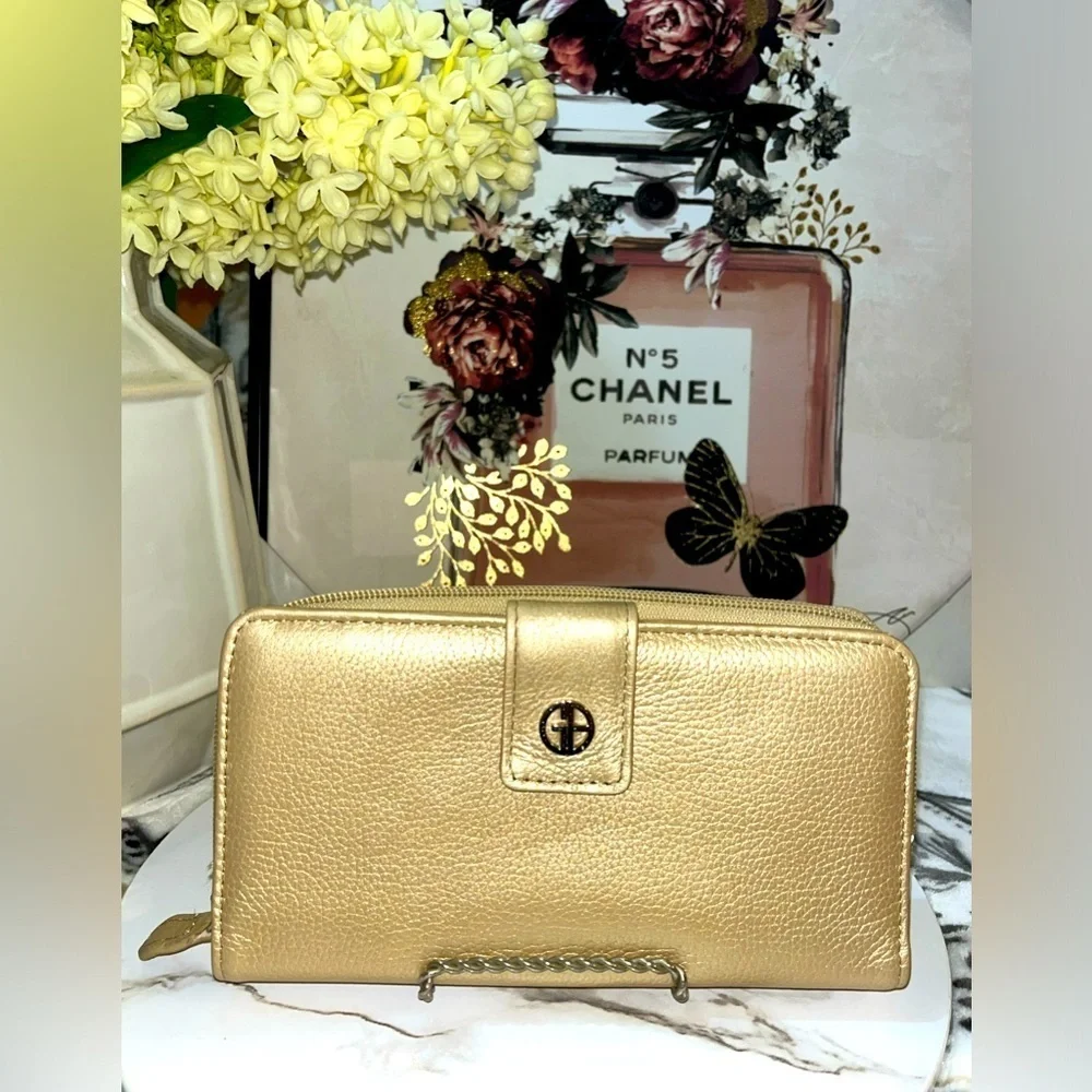 Giani Bernini All-In-One Zip Around Wallet, Champagne Gold, Metallic Leather - Picture 2 of 16
